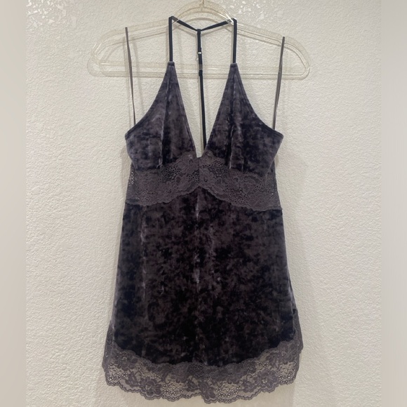 Free People Tops - Intimately free people Sneaky Feelings Velvet Tunic black size M NWOT